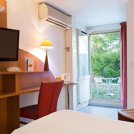 คอมฟอร์ต โฮเต็ล เกรอนอบล์ เมล็อง ไมย์ลอง Hotel เมย์ล็อง ภายนอก รูปภาพ