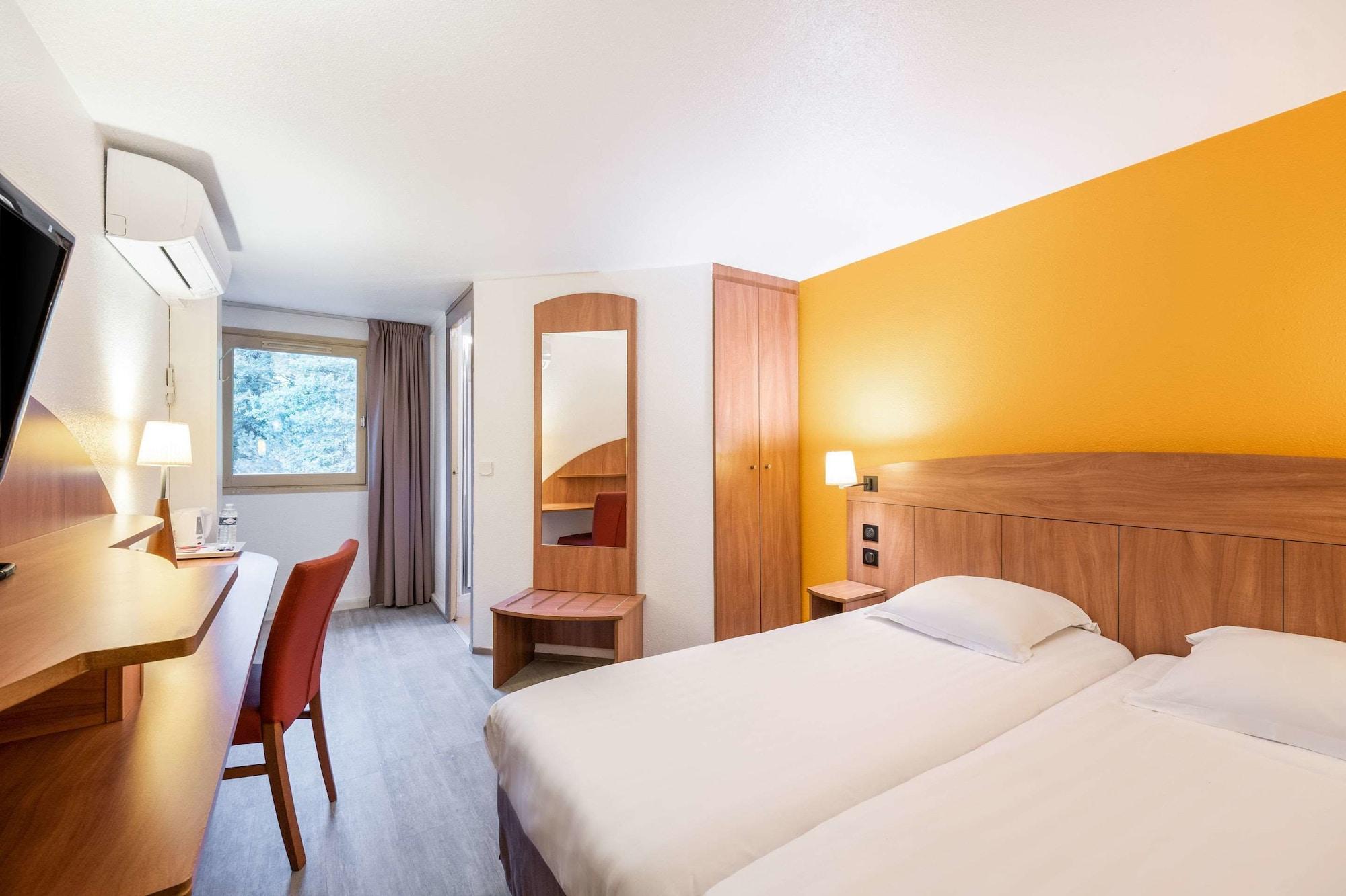 คอมฟอร์ต โฮเต็ล เกรอนอบล์ เมล็อง ไมย์ลอง Hotel เมย์ล็อง ภายนอก รูปภาพ