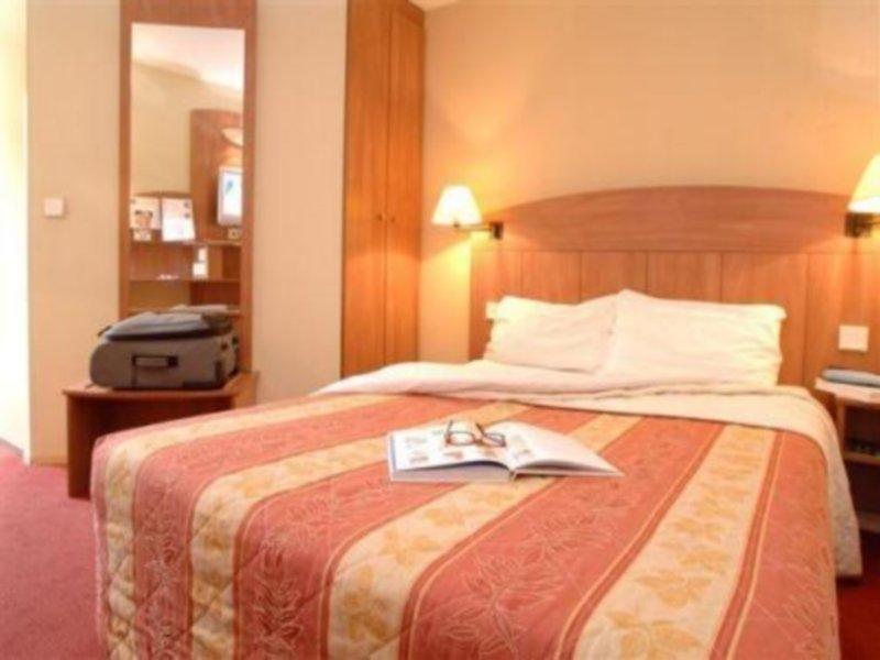 คอมฟอร์ต โฮเต็ล เกรอนอบล์ เมล็อง ไมย์ลอง Hotel เมย์ล็อง ภายนอก รูปภาพ