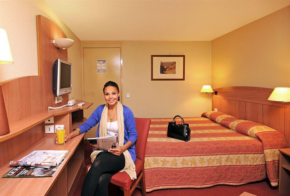 คอมฟอร์ต โฮเต็ล เกรอนอบล์ เมล็อง ไมย์ลอง Hotel เมย์ล็อง ภายนอก รูปภาพ